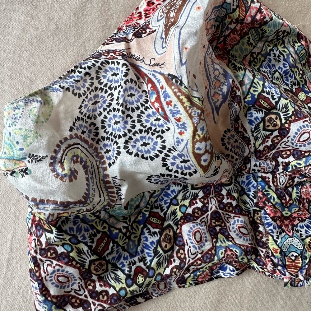 Victoria’s Secret Designer Collection 100% Silk Bralette, Size S - Picture 4 of 8